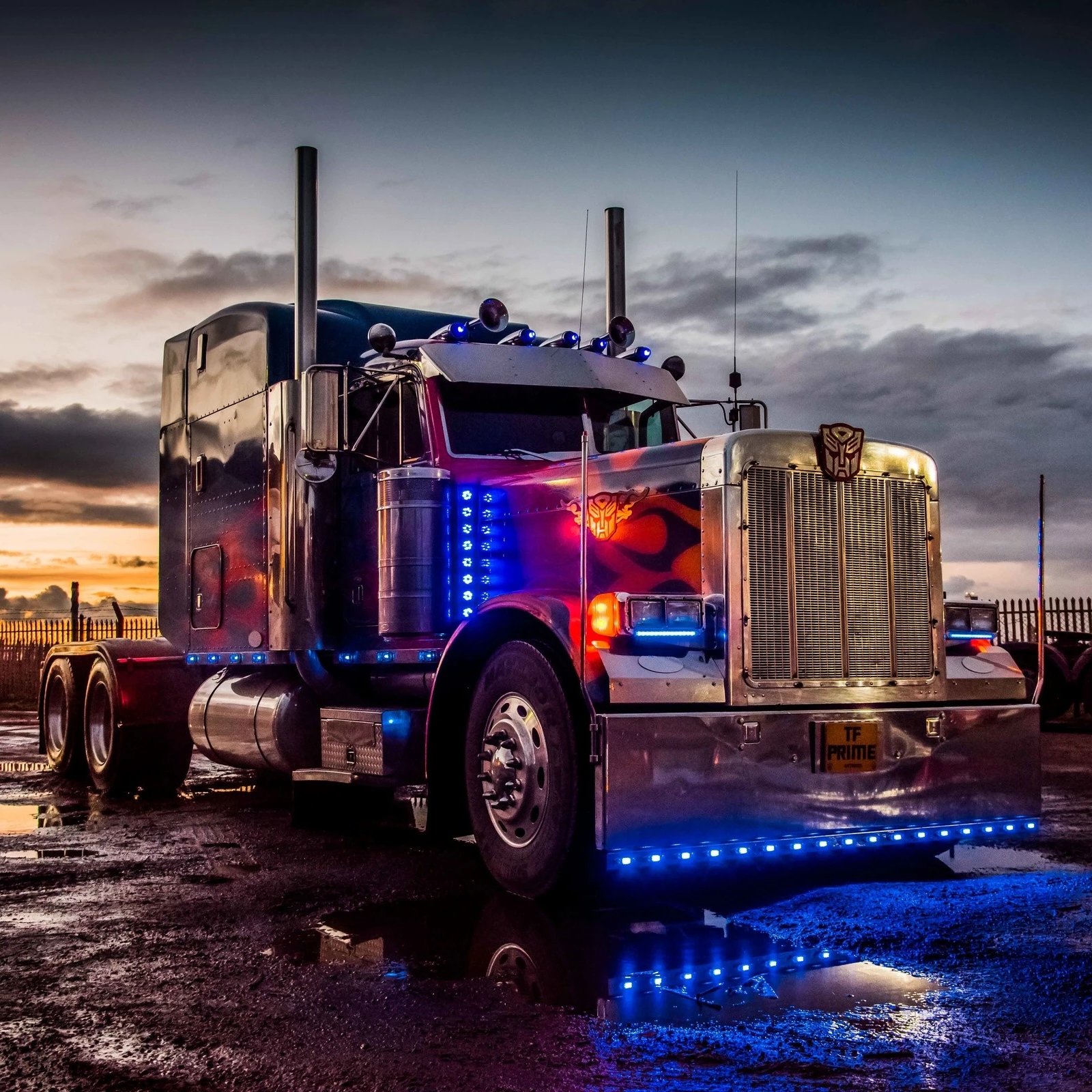semi truck owner operator driver class a cdl hiring leasing lease purchase reefer flatbed flat bed step deck stepdeck dry van dryvan carrier thermo king thermoking volvo mack peterbilt kenworth international freightliner