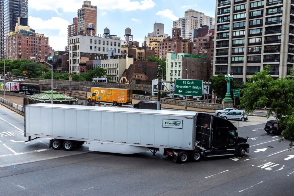 semi truck owner operator driver class a cdl hiring leasing lease purchase reefer flatbed flat bed step deck stepdeck dry van dryvan carrier thermo king thermoking volvo mack peterbilt kenworth international freightliner